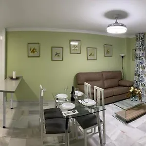 Céntrico “los Pajaritos” Con Garaje. Appartement